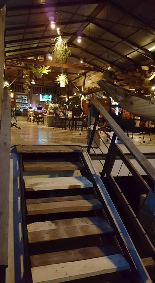 Country Lake View Hotel Suphan Buri Bagian luar foto