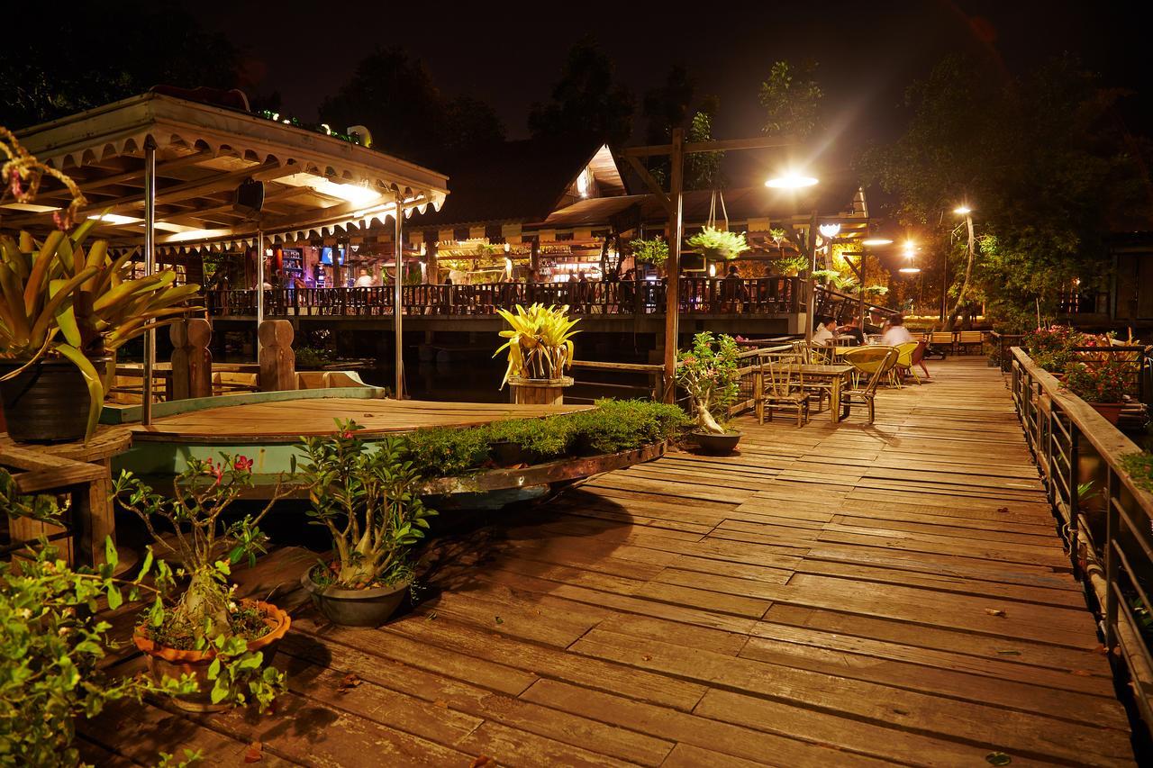 Country Lake View Hotel Suphan Buri Bagian luar foto