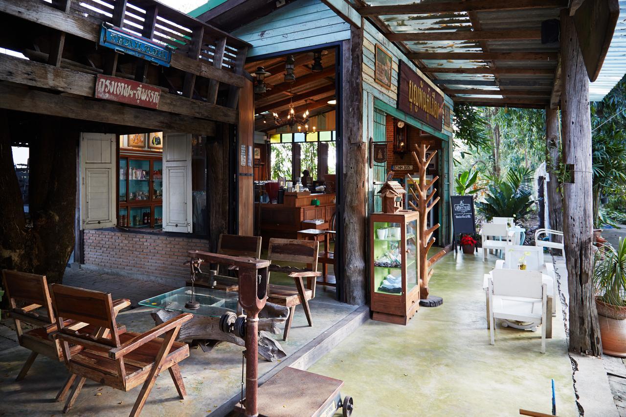 Country Lake View Hotel Suphan Buri Bagian luar foto