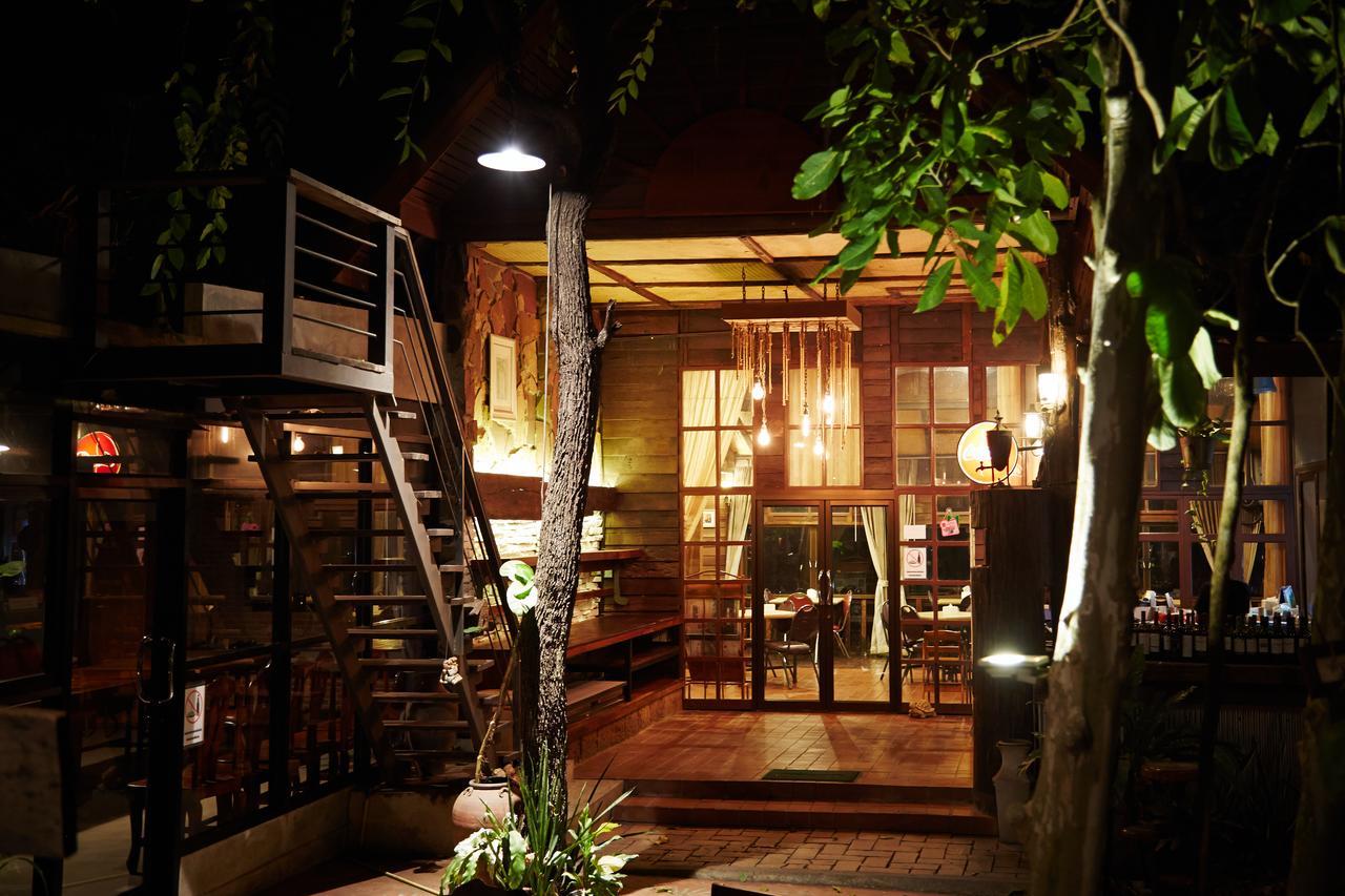 Country Lake View Hotel Suphan Buri Bagian luar foto