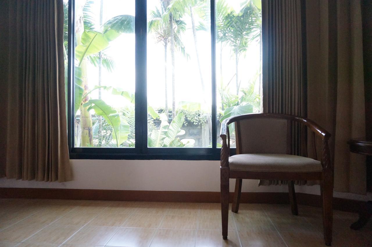 Country Lake View Hotel Suphan Buri Bagian luar foto