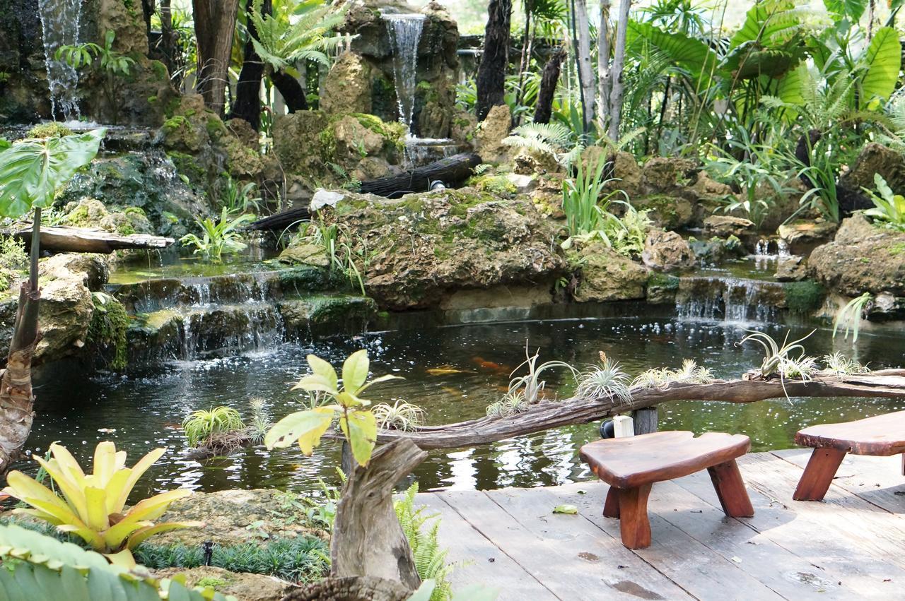 Country Lake View Hotel Suphan Buri Bagian luar foto