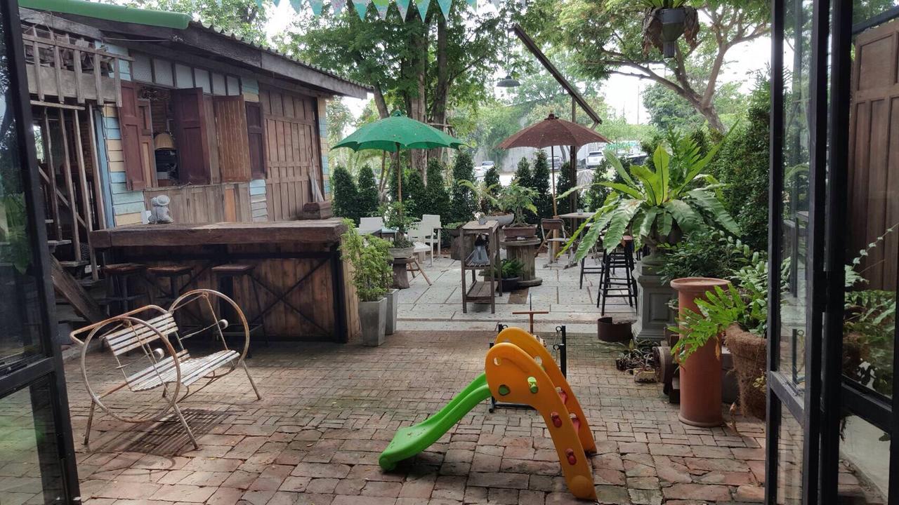 Country Lake View Hotel Suphan Buri Bagian luar foto